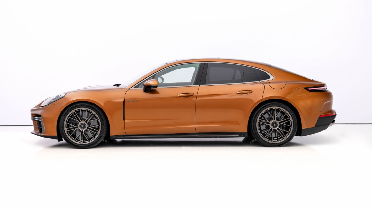 Νέα Porsche Panamera: Ήρθε με τρεις οθόνες και 4 E-Hybrid κινητήρες 